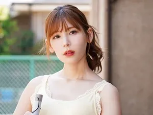 Cái mông nhỏ của cô gái 19 tuổi bị tàn phá bởi một con cặc lớn